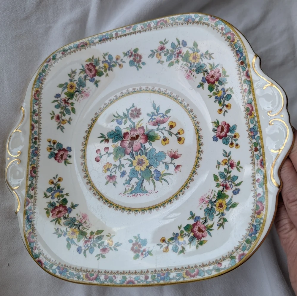 Coalport elegant cake